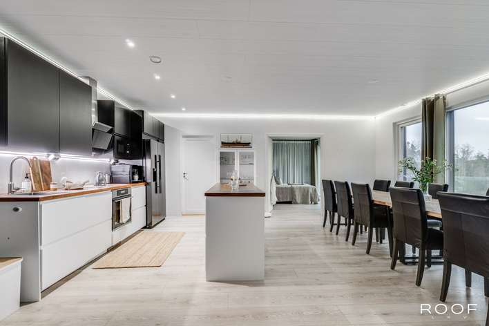 Omakotitalo, 3h, tupak, kph/wc, khh/wc, s, las.ter., var., 131/322 m², Särkilahti