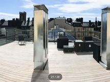 Kattoterassi kesällä.