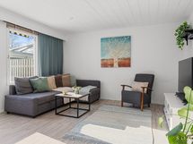 Olohuone markiisi ylhäällä