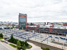 Kauppakeskus selloon ja Leppävaaran juna-asemalle hurauttaa autolla 6 minuutissa.