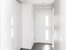 Näkymä ulko-ovelle