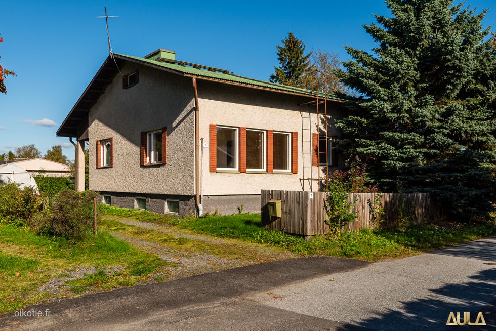 Julkisivu