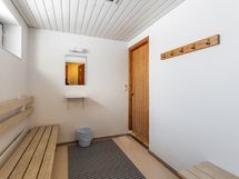 Taloyhtiön pukuhuone