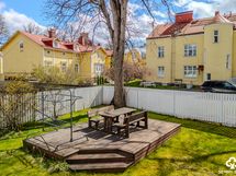taloyhtiön sisäpiha / bolagets innergård