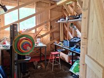 Autotallin työkaluvarasto