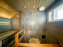 Taloyhtiön sauna tilat sijaitsevat myös ylimmässä kerroksessa.