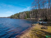 Uimapaikka, venevalkama ja vesioikeus Hidenveden rantaa n. 600m