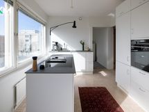 Tyylikäs ja käytännöllinen keittiö