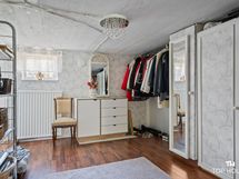 säilytystilaa kellarikerroksessa