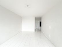 Seiniä saa halutessaan maalata erikseen sovittaessa, vuokranantaja osallistuu materiaalikuluihin.