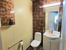 wc takkahuone, saunaos. lähellä