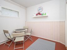 Taloyhtiön saunaosaston pukuhuone