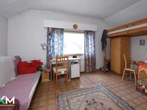 1. kerroksen makuuhuone