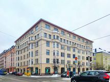 Loistava sijainti palveluiden ja liikenneyhteyksien ympäröimänä.