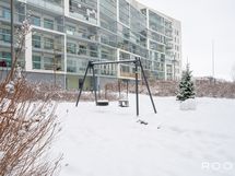 Piha-alueelta löytyy myös leikkipaikkoja perheen pienimmille.