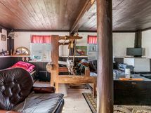 Piharakennuksen oleskelutila