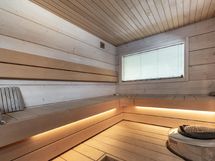 Tämä sauna kutsuu rentoutumaan.