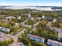 Merellinen sijainti lähellä rantaraittia