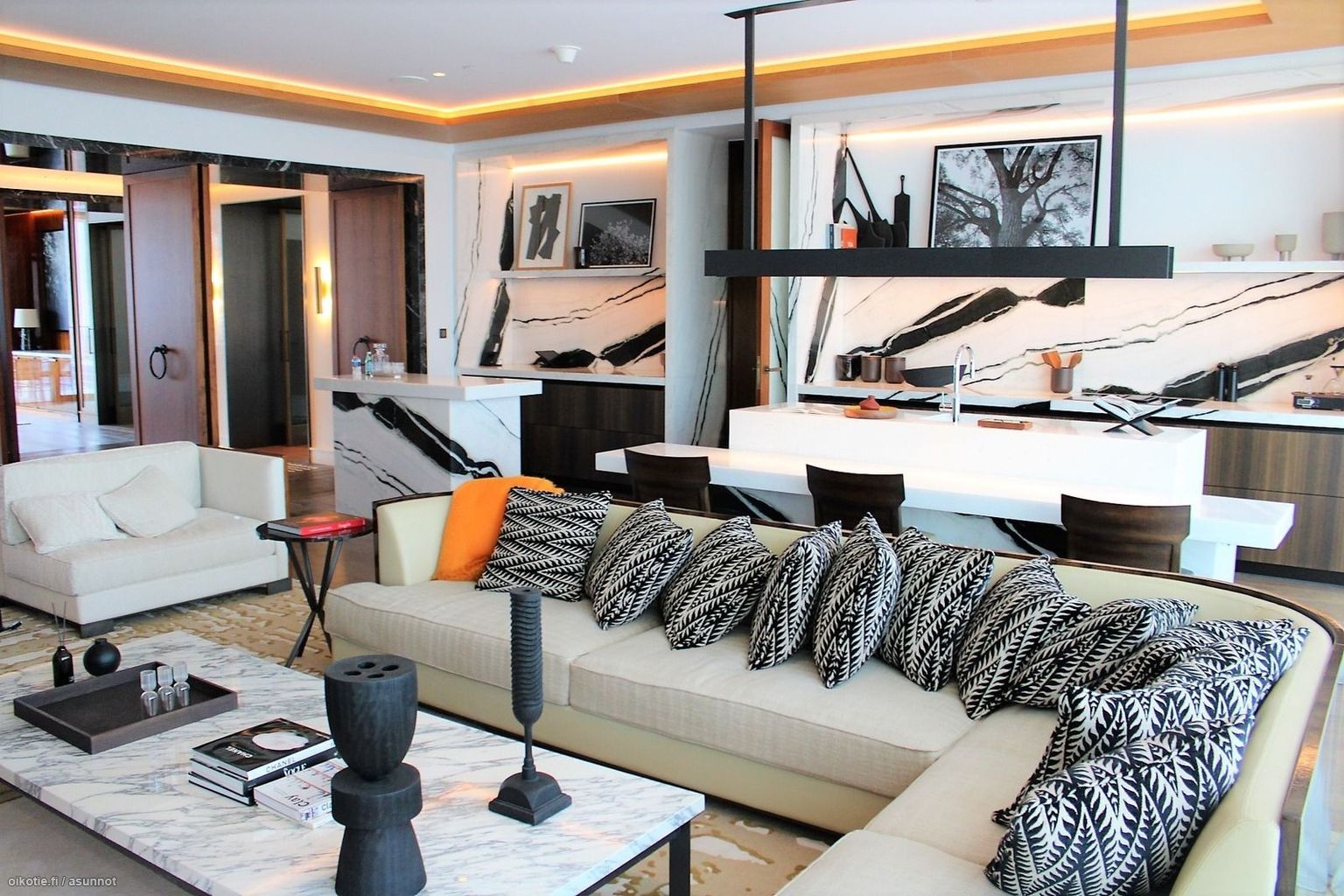 845 M The Residences Dorchester Collection Marasi Drive Business