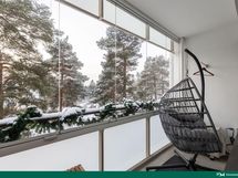 Lasitettu parveke on etelän suuntaan.