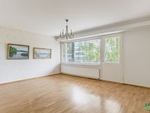 Avara ja valoisa olohuone