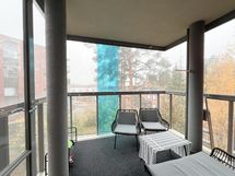 Lasitettua parveketta mahtuu hyvin sisustamaan kuin yhtä lisähuonetta.