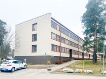 Taloyhtiö on rakennettu omalle tontille.