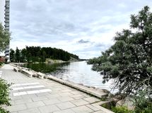 Meri lähellä - ihana Rantaraitti houkuttelee ulkoilun pariin. Uimarannalle n. 1km.