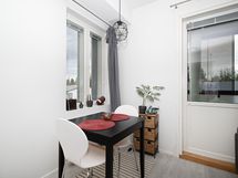 tilaa myös pienelle ruokapöydälle