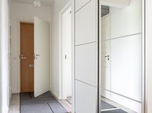 Peiliovet tuovat valoa ja tilantuntua