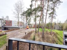 Erityisesti kesällä ranskalainen parveke on kiva lisä, näkymät rauhalliselle sisäpihalle.