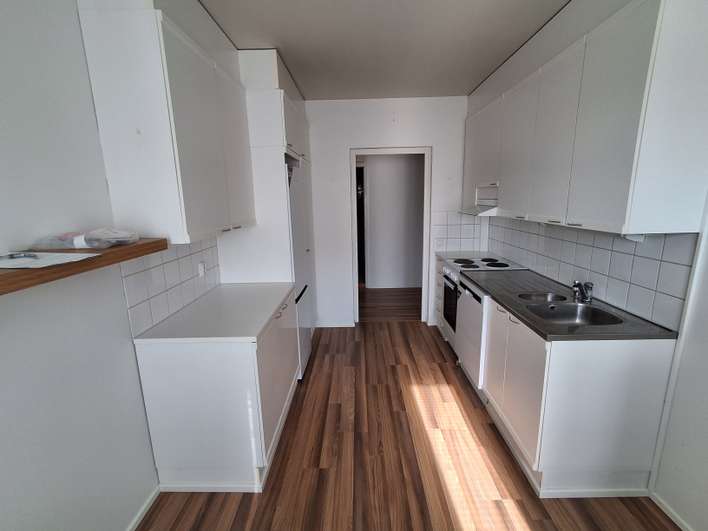 Kerrostalo, 3h + k+ p+ kph/wc+vh, 75 m², Okeroinen - Näkymä 3