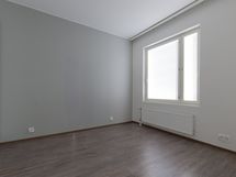 Kuva on vastaavanlaisesta toisen kerroksen asunnosta.