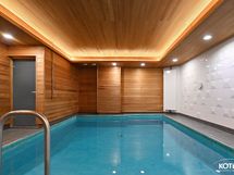 Yhtiön upea sauna- ja uima-allastila