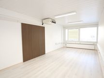 Tila viilennyslaitteella ja varastolla