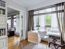 Yläkerran makuuhuone 1.