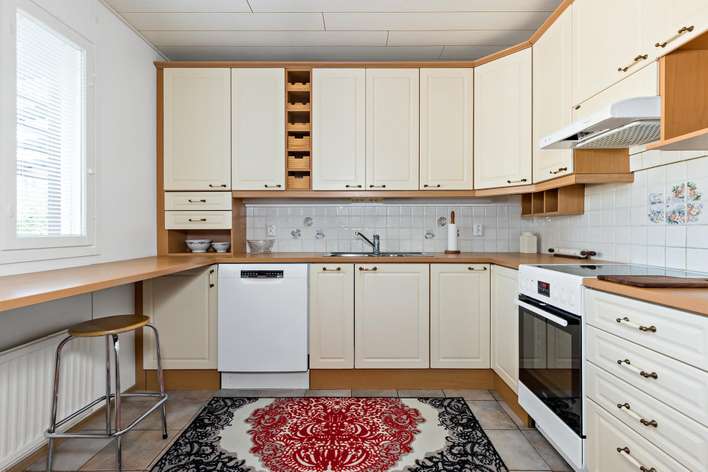 Omakotitalo, 6h,k,rt,khh,s,kph,2xwc,vh, 166/202 m², Vintteri – pohled 3
