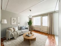 Asunnon ikkunat ovat lännen suuntaan.