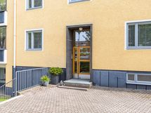 Sisäänkäynti