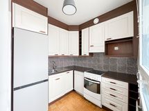 Keittiön varusteluun kuuluu mm. astianpesukone.