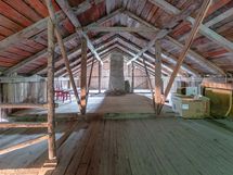 talousrakennuksen vintti