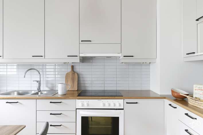 Kerrostalo, 3 h, avok., kph/ wc, s, lasitettu parveke (YJ:n mukaan 3h+k+s parveke), 79,5 m², Leppävaara – pohled 3