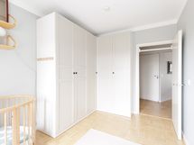 Ensimmäinen makuuhuone