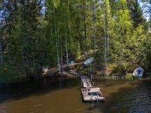 Rantakiinteistön ranta-aluetta.