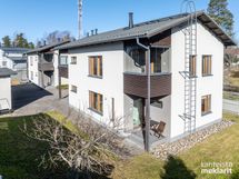 Huutoniemi, Kyröntie 32B/ Roparnäs, Kyrövägen 32B