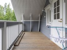 Yläkerran parveke