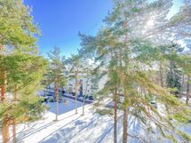 Näkymä ikkunasta on kaakon suuntaan