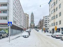 Sijainti on myös idyllinen - Kallion kirkolle aukeaa näkymät etuovelta