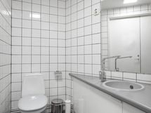 ak wc