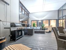 Lataamon katettu terassi